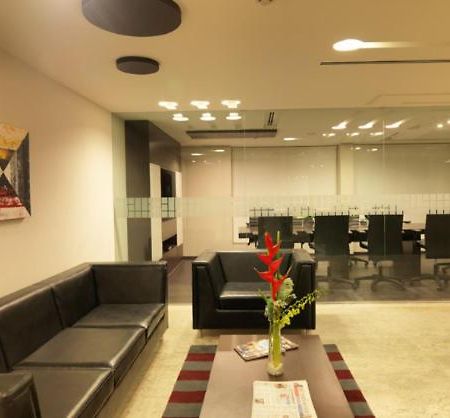24 Tech Hotel Bangalore Extérieur photo