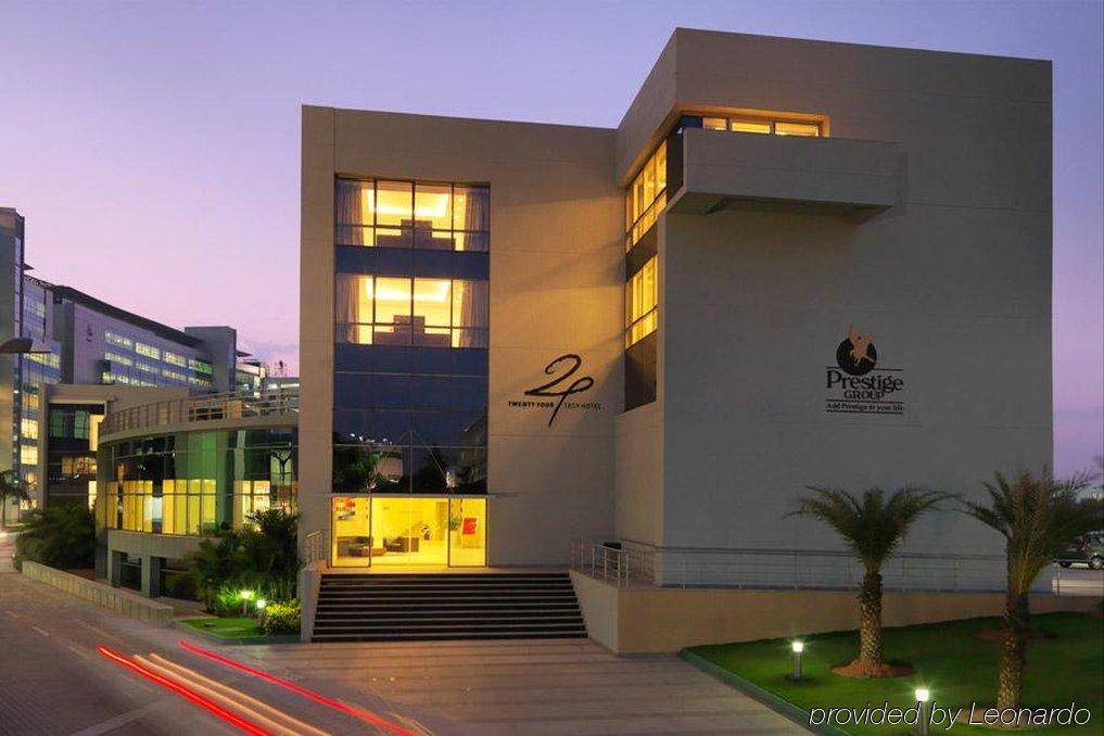 24 Tech Hotel Bangalore Extérieur photo
