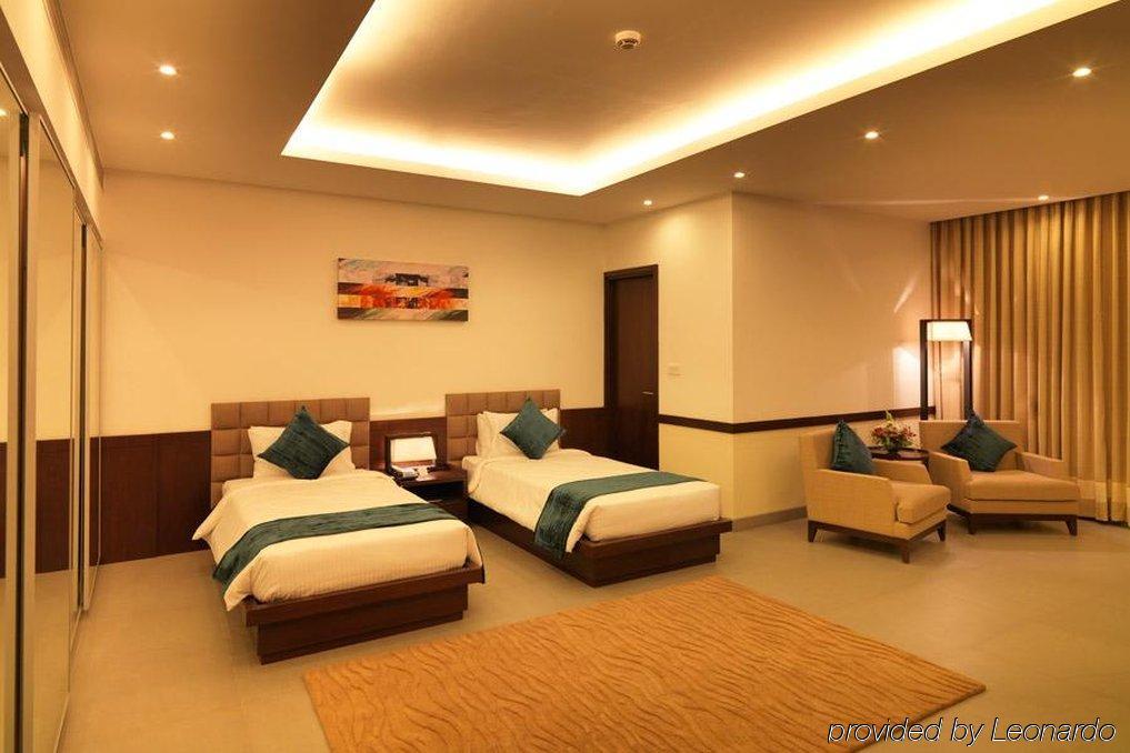 24 Tech Hotel Bangalore Extérieur photo